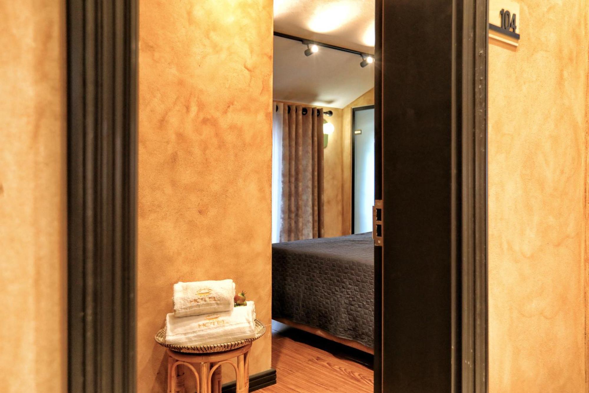 Hotel Labiatan Zogaji Екстериор снимка