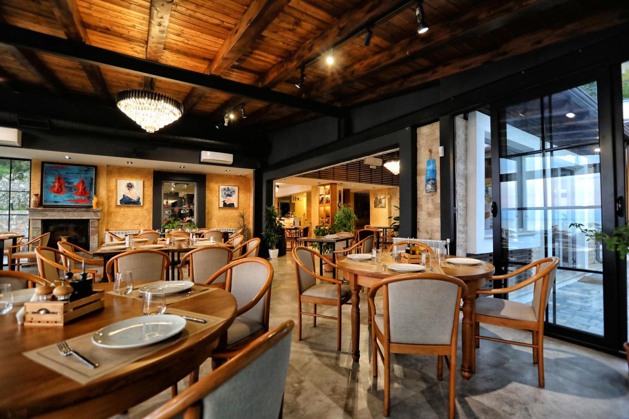 Hotel Labiatan Zogaji Екстериор снимка