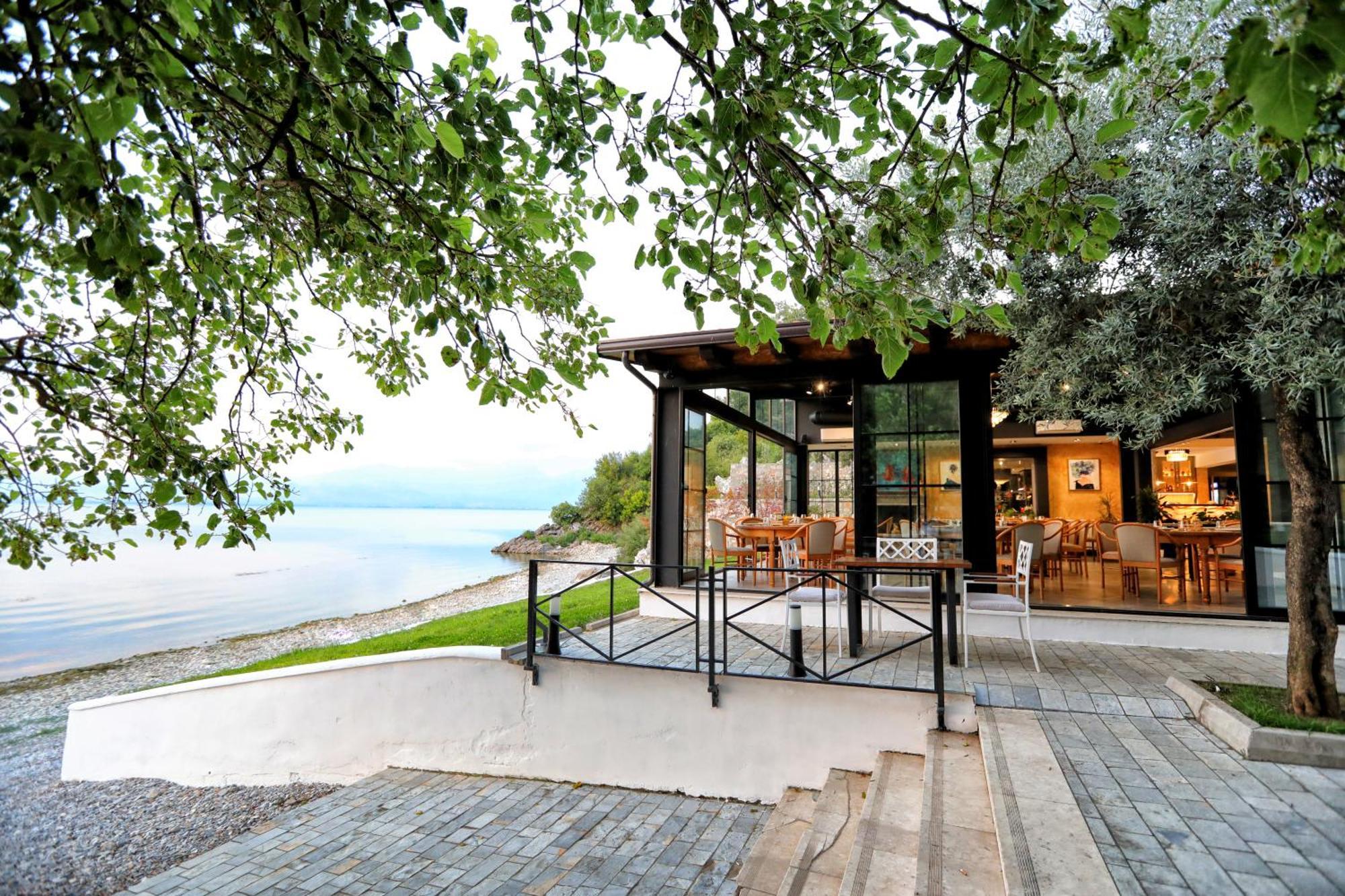 Hotel Labiatan Zogaji Екстериор снимка